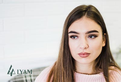 کاشت ابرو به روش FUE: هزینه، مراحل، مزایا و نکات مهم